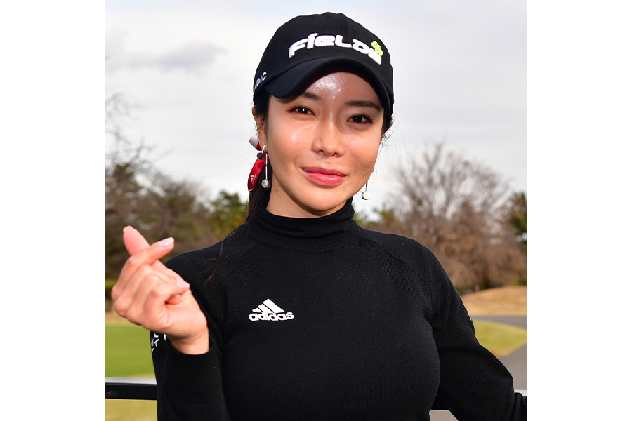ゴルフ界の“セクシークイーン”アン・シネがモデルのような美しいビキニ姿を公開