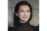 47歳・井川遥、太もも見せの大胆コーデ 「ミニ珍しい