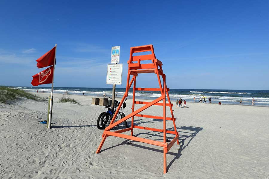米フロリダ州のビーチ開放に住民が歓喜し殺到　コロナ禍とは思えぬ光景に市長警告「帰宅して」