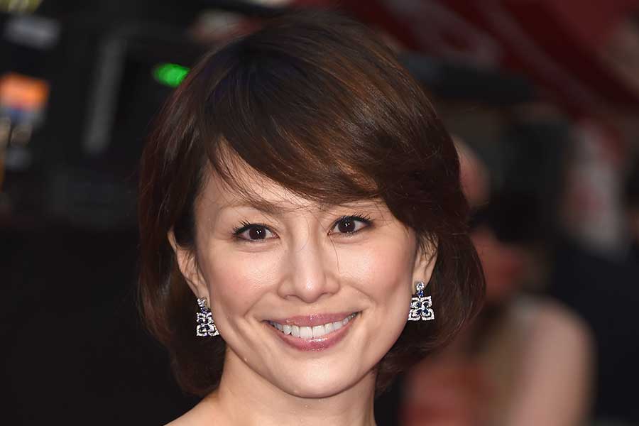 米倉涼子 インスタ開設 色気全開 シカゴ ポスターにファン興奮 カッコよすぎ Encount