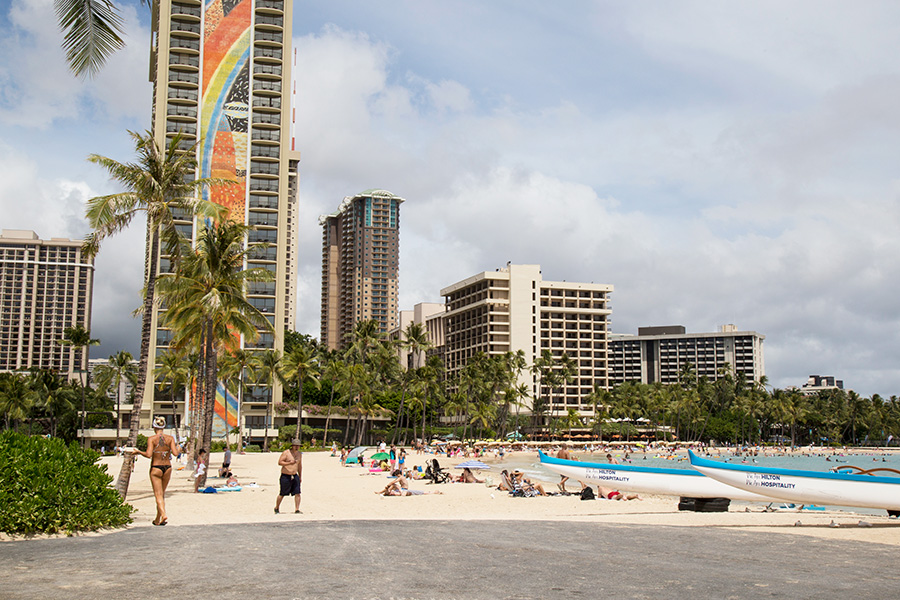 普段は観光客でにぎわうハワイのビーチ【写真：Getty Images】