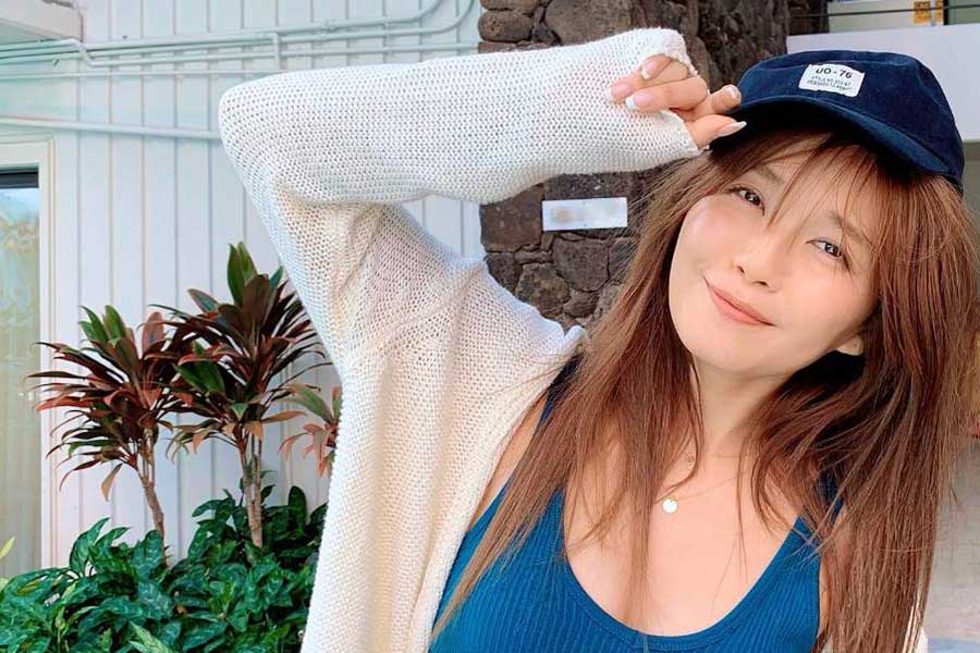 AAA宇野実彩子、すっぴん＆マスクも「可愛さ爆発」　ハーフパンツからのぞく生足に「ほっそ!!」