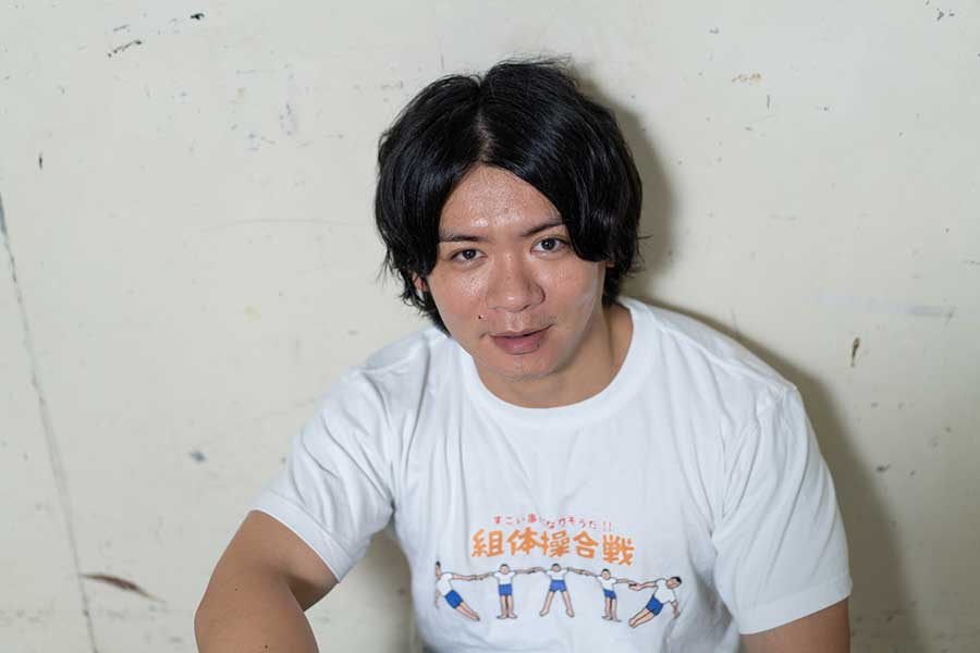 しずる・村上、野田クリスタルのバスケシュートを公開　ファン驚き「桜木花道ですかね」