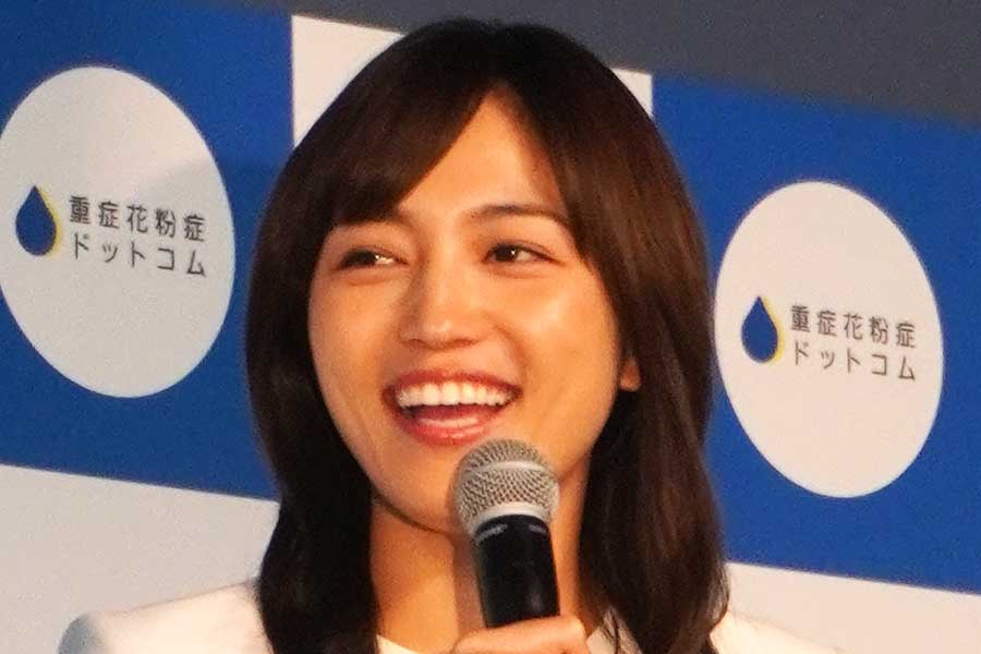 川口春奈がねじり鉢巻き姿で豪快“ブリさばき”　飾らぬ姿に「男前」「江戸っ子みたい」