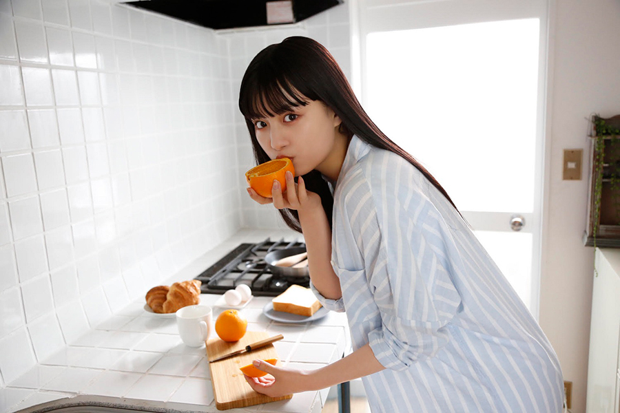 「仮面ライダーゼロワン」ヒロイン役の鶴嶋乃愛、初のカレンダーで魅せる19歳の等身大