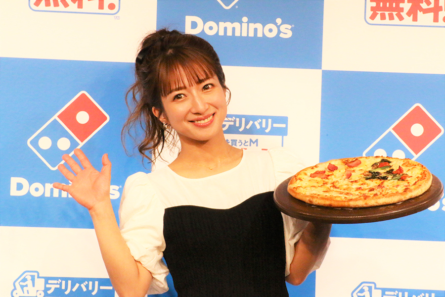 ドミノ・ピザの新サービスイベントに出席した辻希美【写真：ENCOUNT編集部】