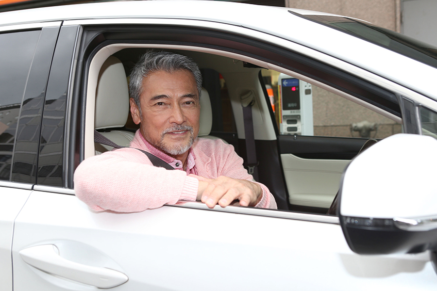 渡辺裕之さんが車を買ったのは32歳【写真：ショーン】