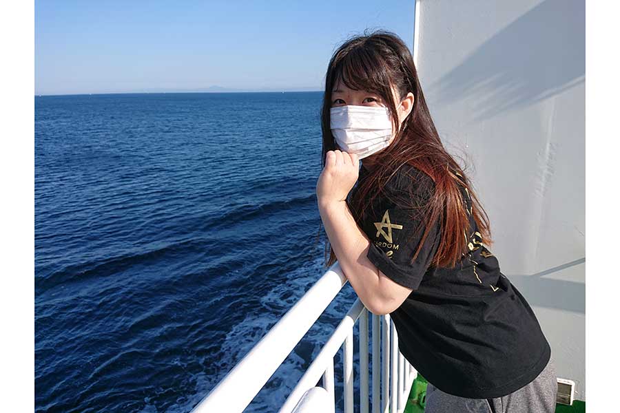 津軽海峡のフェリーに乗船した際の1枚【写真：新井宏】