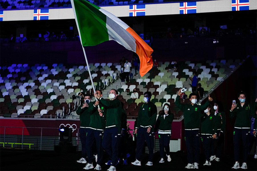 開会式に入場するアイルランド選手団【写真：AP】