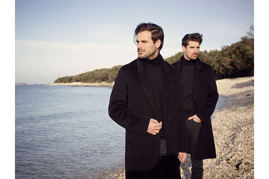 2CELLOS【写真：Olaf Heine】