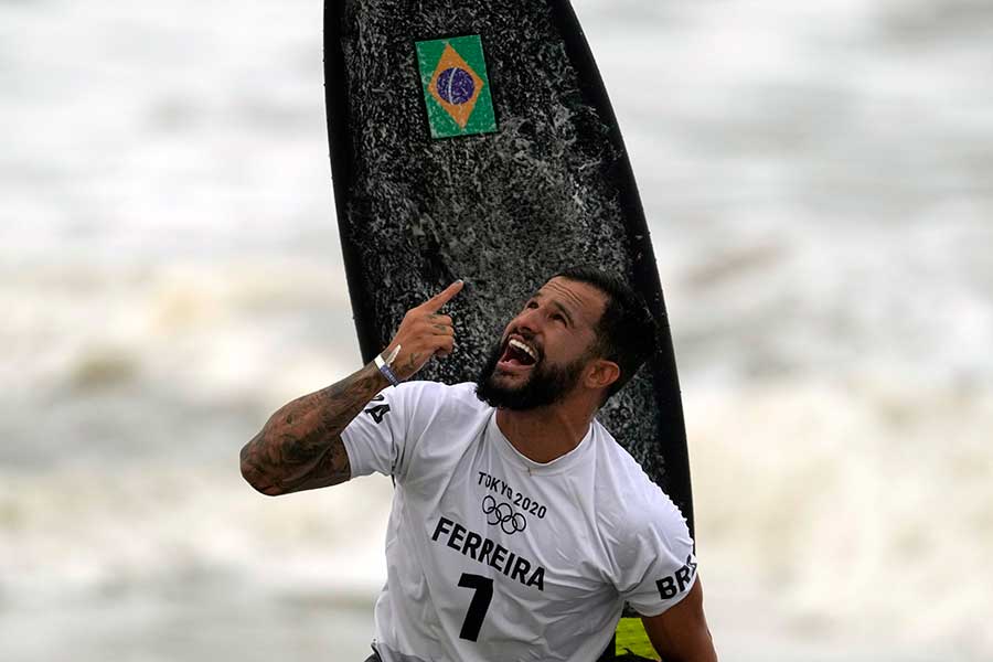 サーフィン金のブラジル選手、故郷が早朝からお祭り騒ぎ「午前4時からセレブレーション」