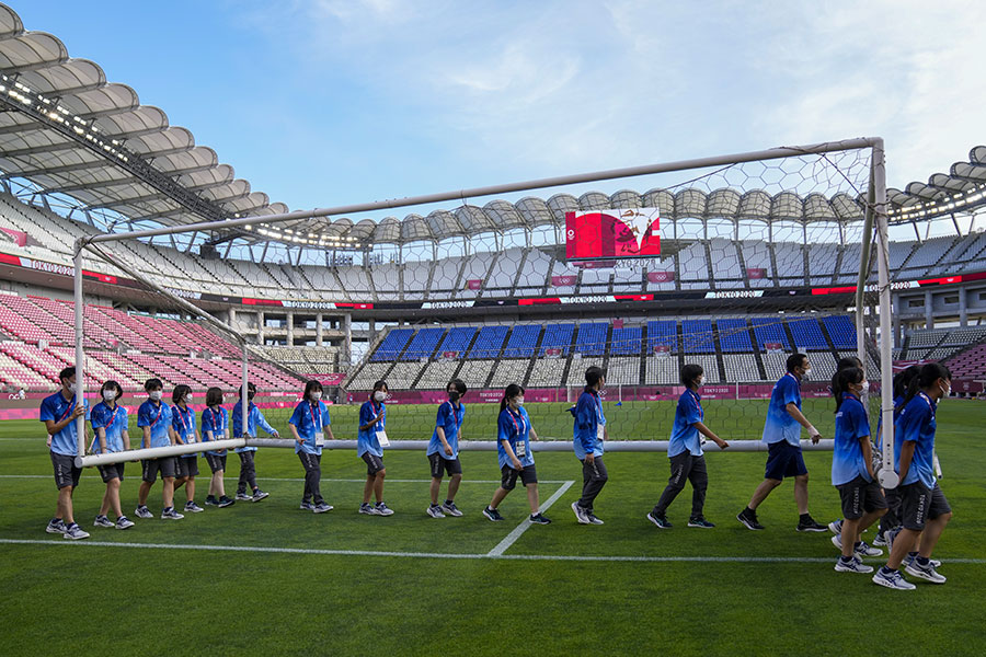 東京五輪を支えるボランティアに称賛の声【写真：AP】