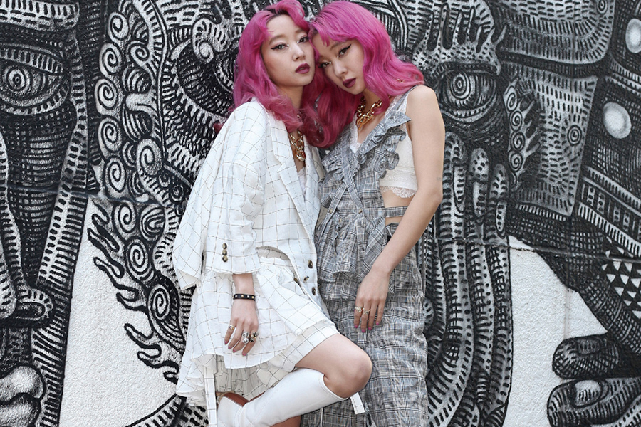 双子モデル・AMIAYA、ファッション誌「STREET」とコラボ　“TOKYO”から世界へ発信