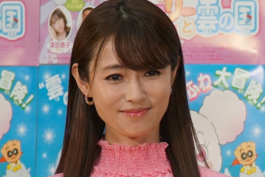 活動再開の深田恭子、全身ボディースーツ姿を披露「スタイル抜群」「美人すぎる」と話題