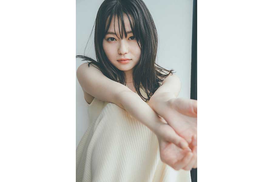 20歳の注目女優・山田杏奈、セカンド写真集が完成　北の大地で撮影した魅力ショット満載