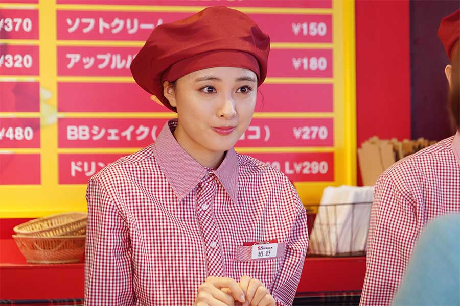 大友花恋＆吉住、「恋です！」に第4話から出演　ハンバーガーショップの店員役