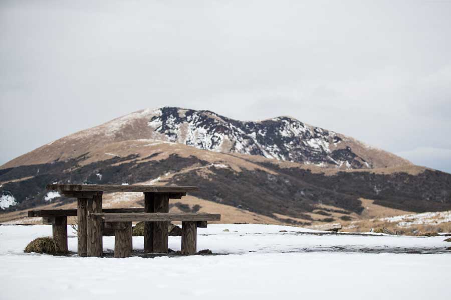 2018年1月に撮影された阿蘇山の全景【写真：Getty Images】