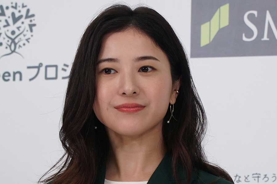 吉高由里子「一瞬でボコボコにされた」　台風でまさかの展開「マンガみたい」「悲惨」と話題