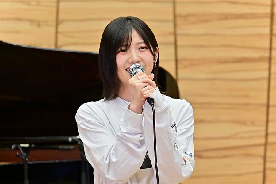 AKB48 13期生の村山彩希は11年目を迎えるなかで歌唱力No.1決定戦に初出場