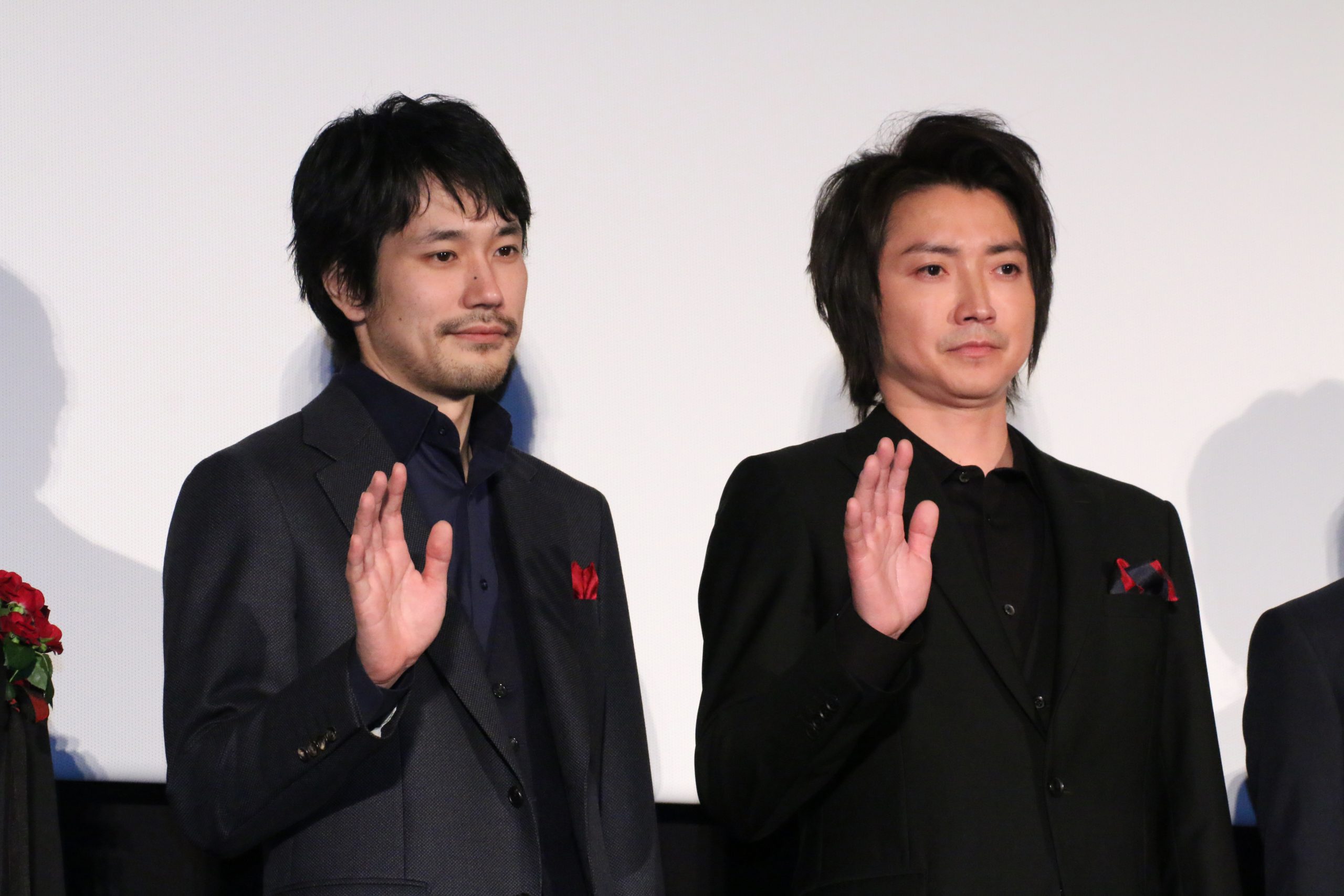 「デスノート」以来15年ぶりに共演した松山ケンイチ（左）と藤原竜也【写真：ENCOUNT編集部】