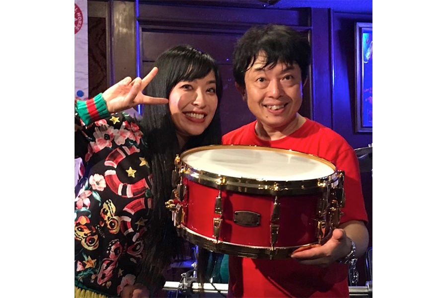 菅沼孝三さんとSATOKOさんの親子2ショット【写真提供：(C)Kozo Suganuma】