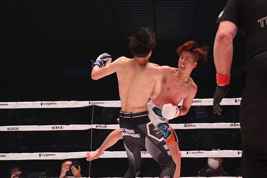 【RISE】那須川天心の弟、15歳龍心がデビュー戦勝利　兄“卒業の日”第1試合飾る