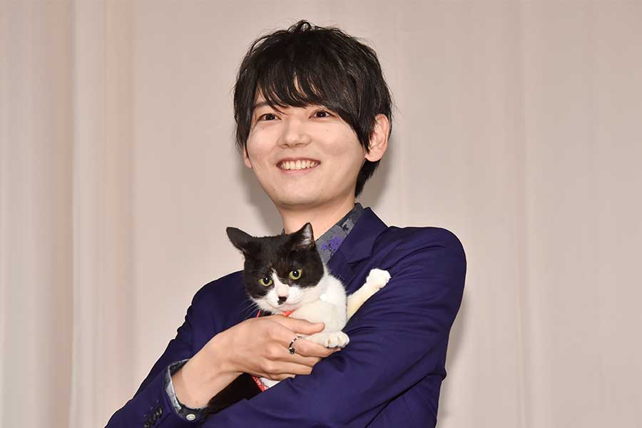 猫を抱いて出席した古川雄輝【写真：ENCOUNT編集部】