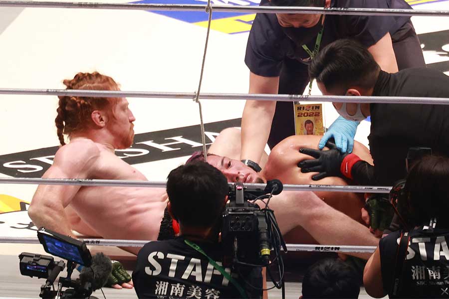 【RIZIN】武田光司、元UFCファイターに失神負け　ギロチンで落とされピクリとも動けず
