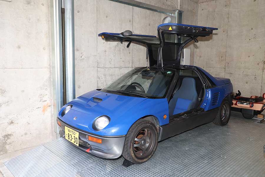 ガルウィングドアのマツダAZ-1は初めて買った車【写真：山口比佐夫】