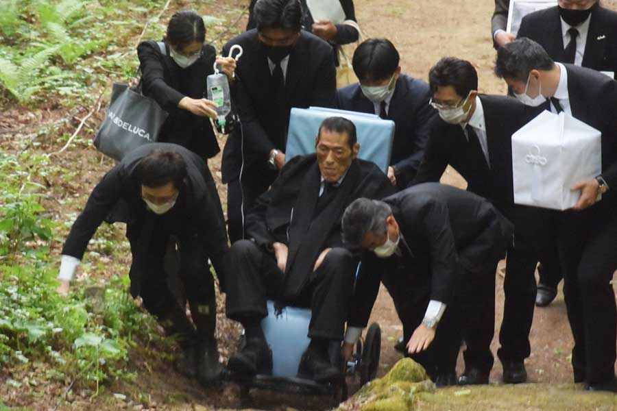アントニオ猪木家の墓建立式　動画が170万回再生突破　「最後の木蘭の涙で涙出ました」