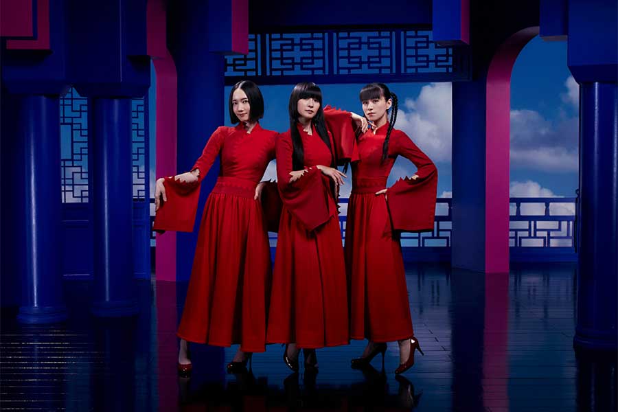 Perfume、新アルバム「PLASMA」全12曲収録内容を発表　真紅衣装の新ビジュアルも解禁
