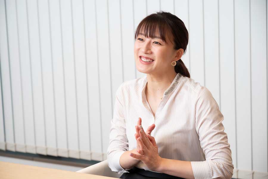 愛車の購入時期は「今日、明日かもしれない」と笑顔を見せた【写真：舛元清香】