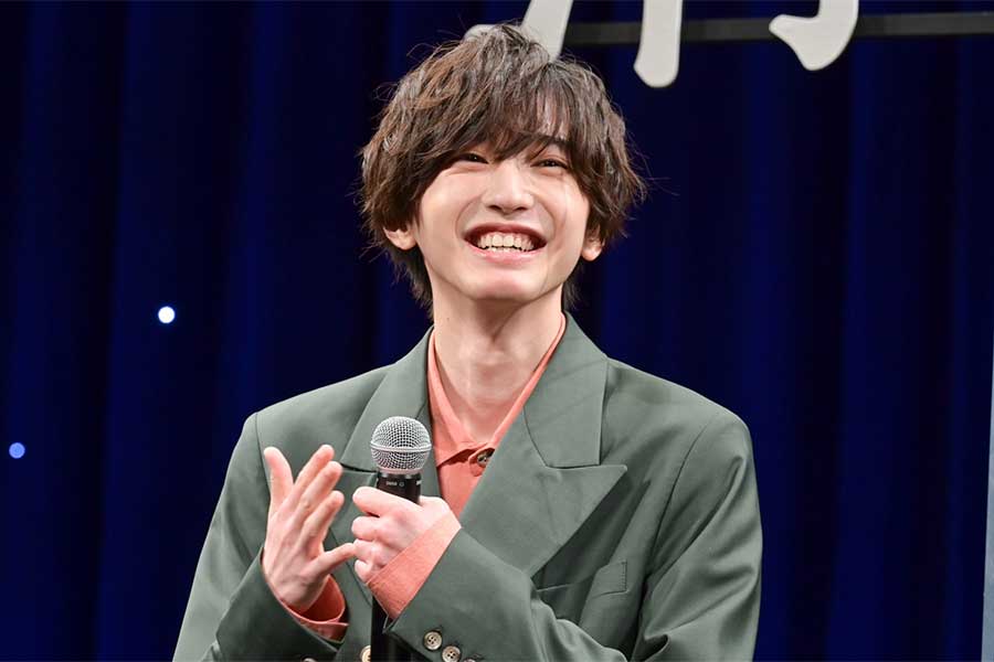 道枝駿佑、20歳をサプライズで祝福される　観客ペンライトで「ライブ始まるのかなと」
