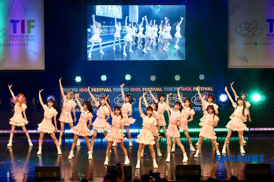 AKB48、ほぼMCなし全8曲圧巻パフォーマンス　千葉恵里「夏の思い出ができてうれしい」
