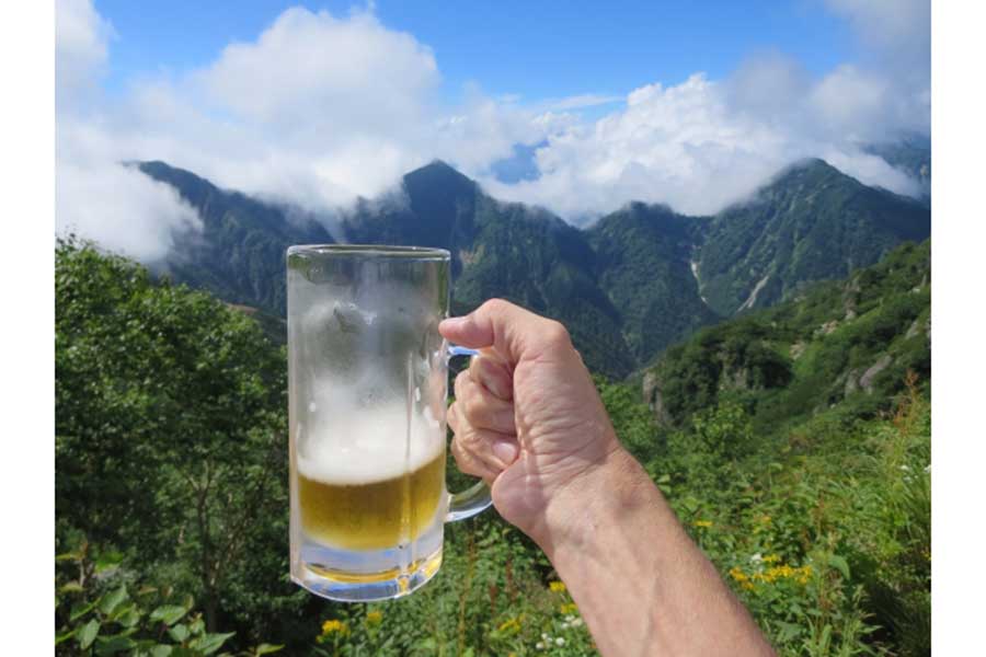 日帰り登山での飲酒、高尾山でもNG？　「ケーブルカーなら…」山岳ガイドが語る基準