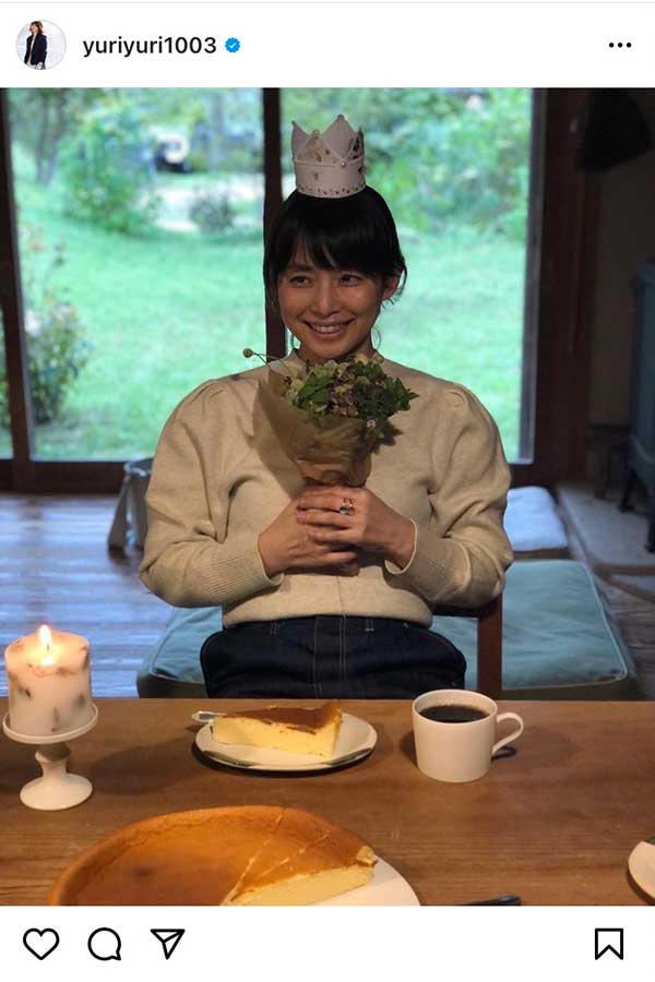 石田ゆり子が誕生日会を開いてもらった際の写真を公開【写真：インスタグラム（@yuriyuri1003）より】