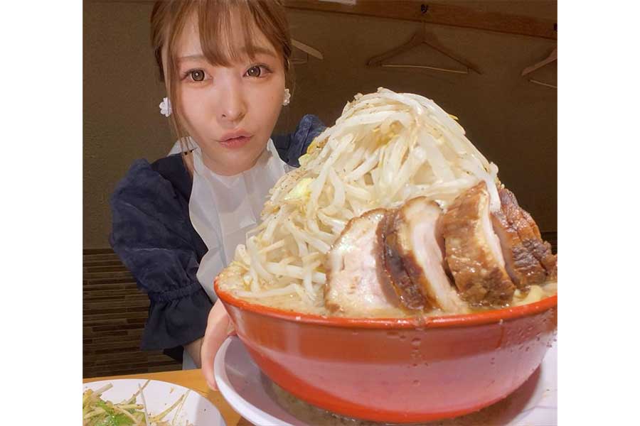 大食い動画が人気の女性YouTuber・三年食太郎さん
