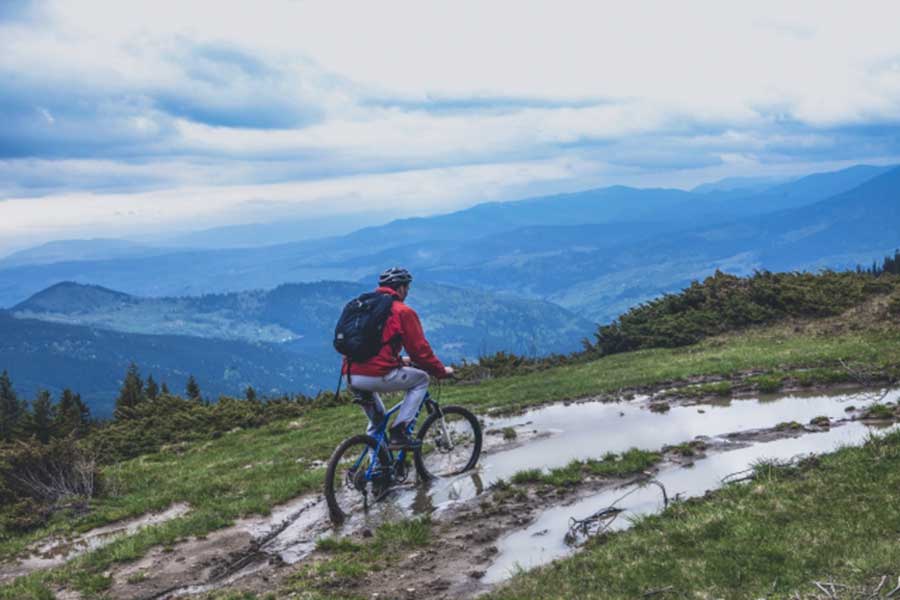 オフロードの山道を走行することを目的に開発されたマウンテンバイク（写真はイメージ）【写真：写真AC】