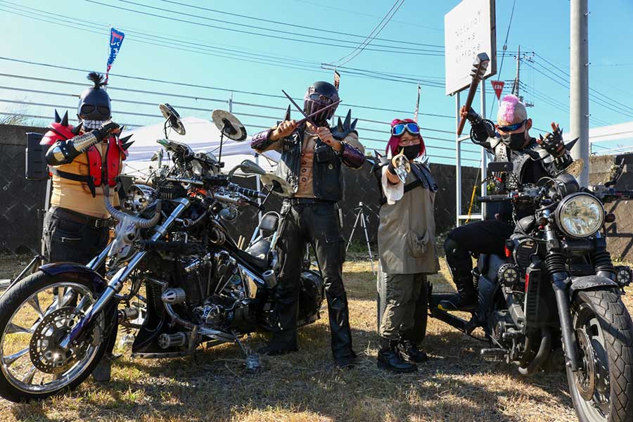 バイクライダーとコスプレイヤーが集まる「ひでぶ祭」　謎に包まれたイベントの全貌