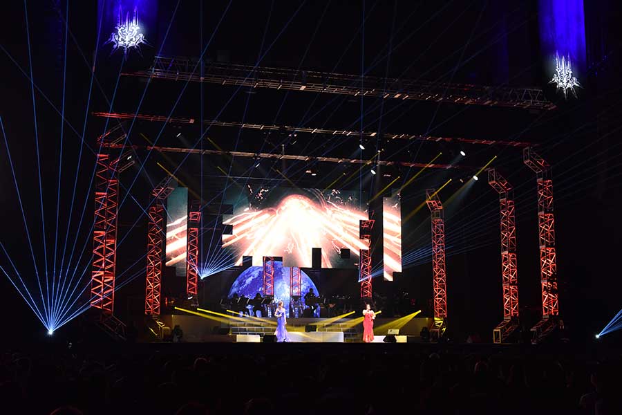 「Concert Stage」に登場したエミ・エヴァンスとジュニーク・ニコール【写真：MASANORI FUJIKAWA】