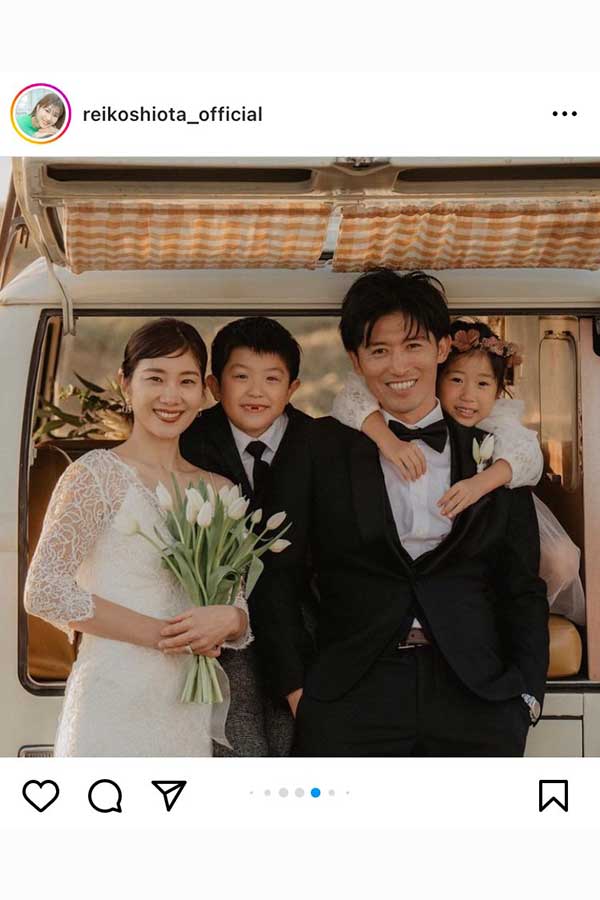 潮田玲子が公開した家族写真【写真：インスタグラム（@reikoshiota_official）より】