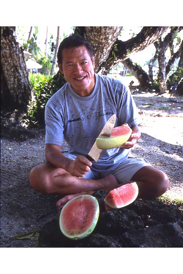 2000年頃、猪木島のある、南国パラオ共和国でのアントニオ猪木【写真：“Show”大谷泰顕】