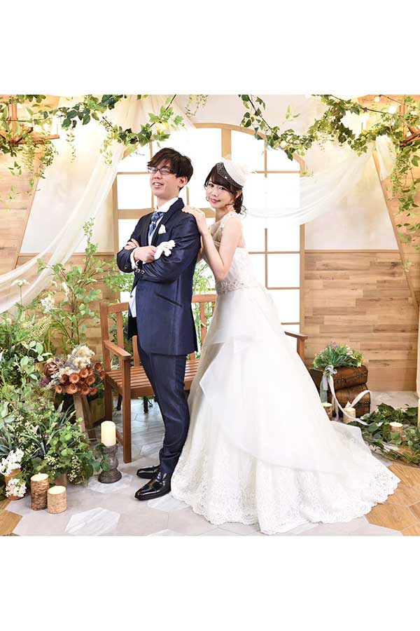 渋川難波（左）が早川林香プロとの結婚を発表した【写真：ツイッター（＠pipirurinka）より】