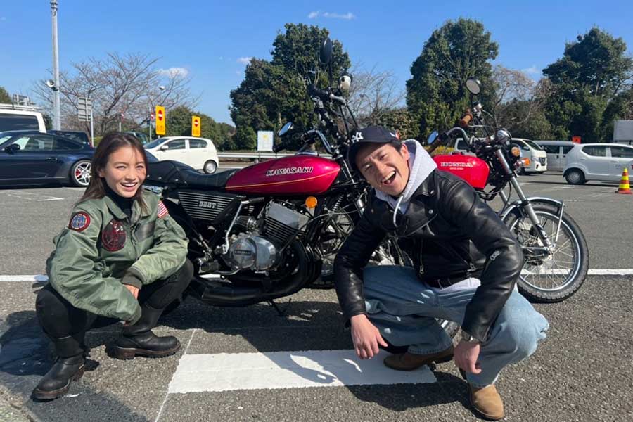 藤森慎吾、“今最も有名なバイク”女性オーナーとツーリング「激レアのマシンですね！」
