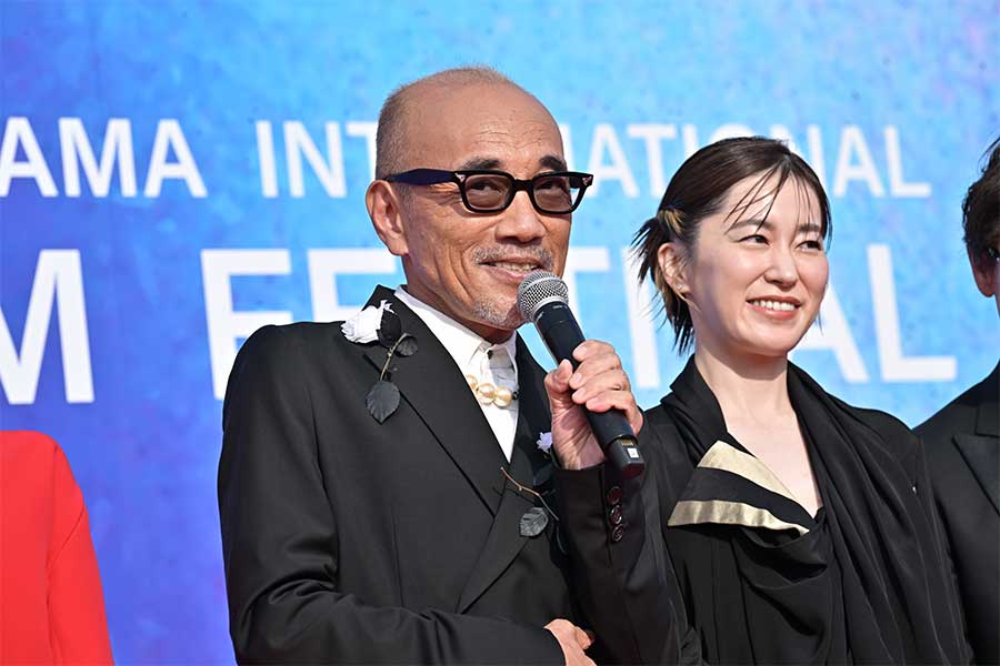 『横浜国際映画祭』開幕　竹中直人＆SUPERNOVAソンジェらレッドカーペットの先陣を切る