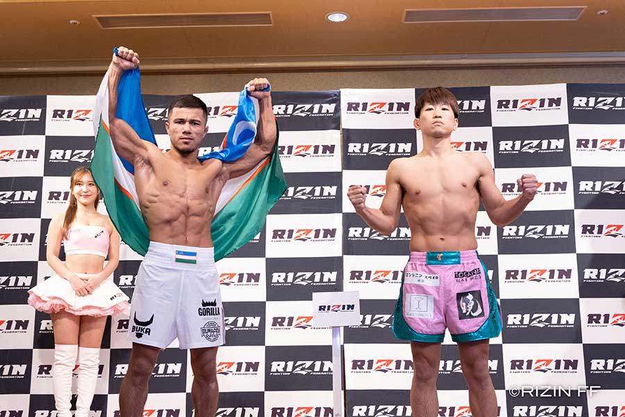 ラマザン・テミロフ（左）と浜本“キャット”雄大【(C)RIZIN FF】