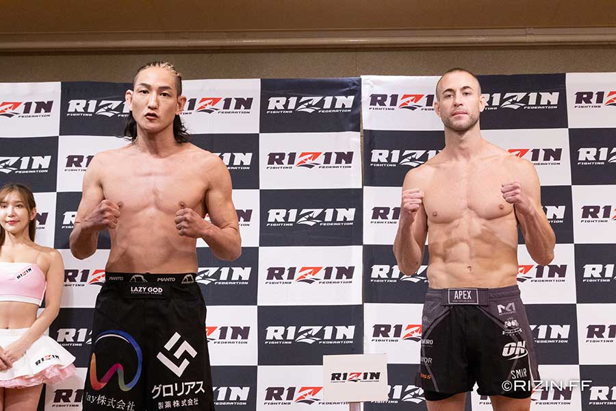 佐々木憂流迦（左）とボイド・アレン【(C)RIZIN FF】