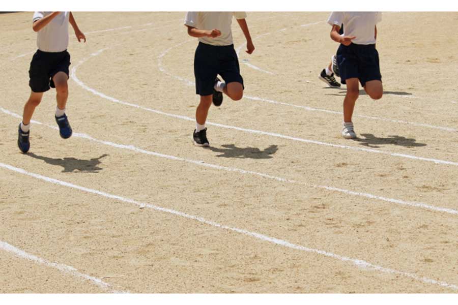 小学校の運動会で徒競走がジェンダーレス化により男女混合に（写真はイメージ）【写真：写真AC】