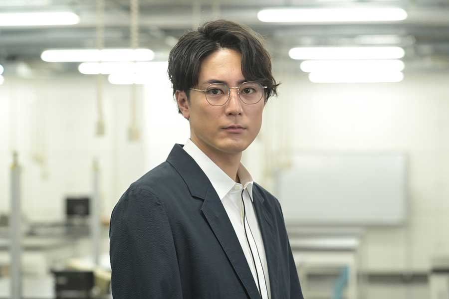 間宮祥太朗、『ペンディングトレイン』第7話で理学教授役　不可解な事件解決へのカギを握る人物