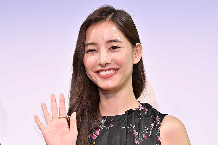 新木優子、世界的人気の韓国歌手らと2S　豪華面々との横並びで「顔ちっちゃすぎ」「1番綺麗」